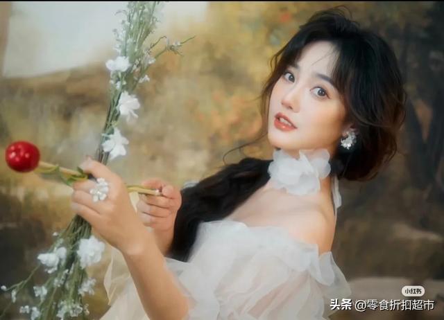 我的天！没想到他们是真情侣，难怪短剧中吻戏那么自然又投入