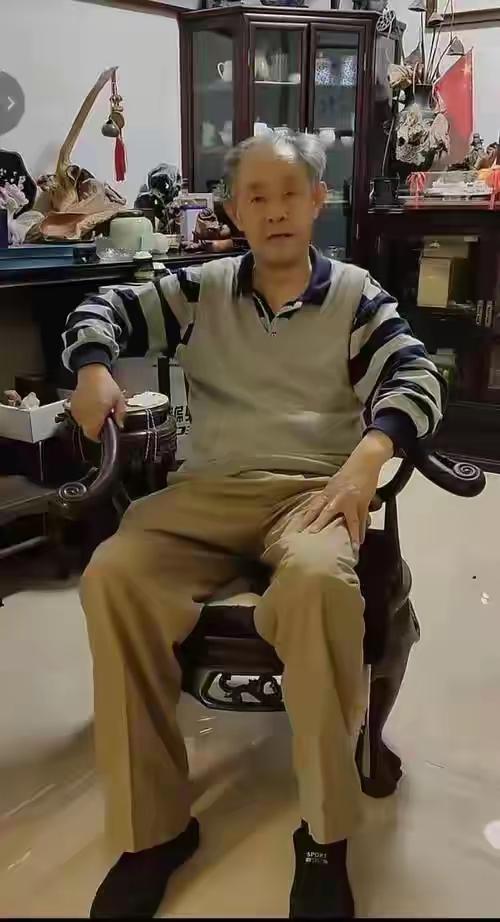 82岁前院长签字铁证曝光！8800万国宝6800贱卖，如今装病推责