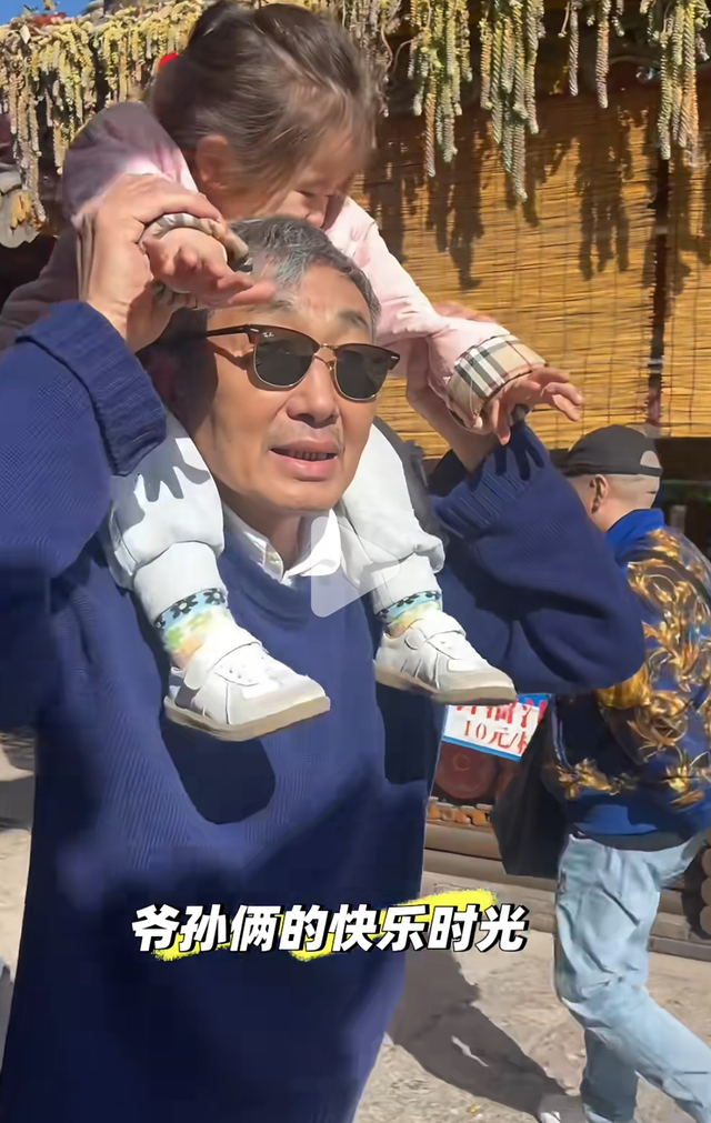 68岁老戏骨杜源为外孙女，应聘当幼儿园保安！嫌年纪大遭对方劝退