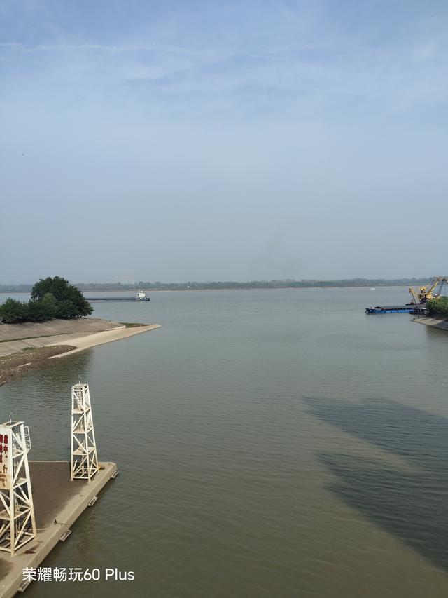 去青山升降桥最少要走一公里