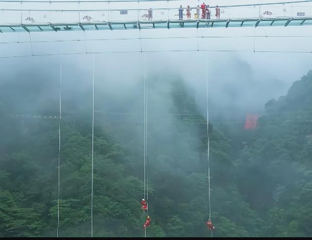 暑假收官必冲！零距离体验山地救援，把安全感焊在娃成长里！