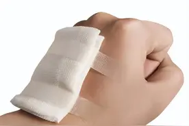 青岛啤酒“撒尿”事件，让我想到很多图片