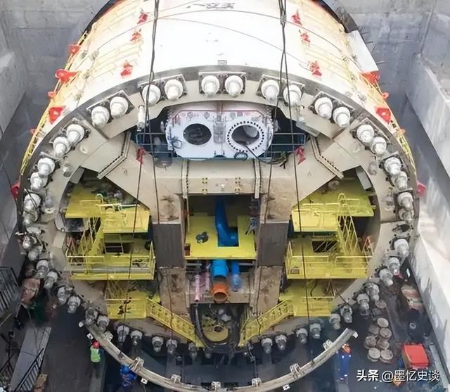 印度偷师不成沦为笑柄？10亿买中国8台盾构机，拆解后不会组装