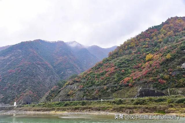 汉中出发沿嘉陵江跨省自驾,把秦巴深秋的美景装进车窗~图片