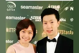 石川佳纯看马龙的样子，那画面简直太让人“心疼”！图片