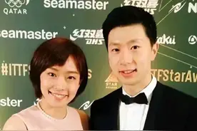 石川佳纯看马龙的样子，那画面简直太让人“心疼”！图片