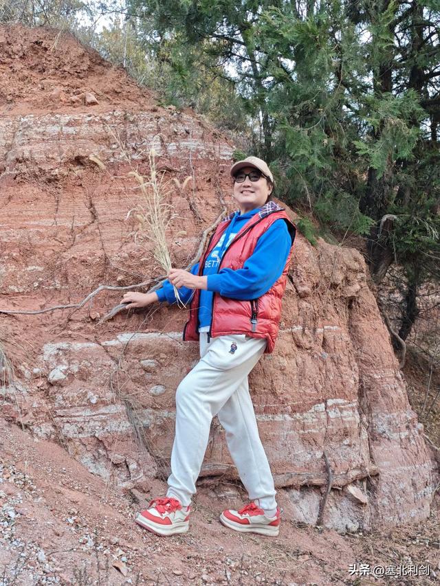 张家口市郊区还有如此丹霞地貌!