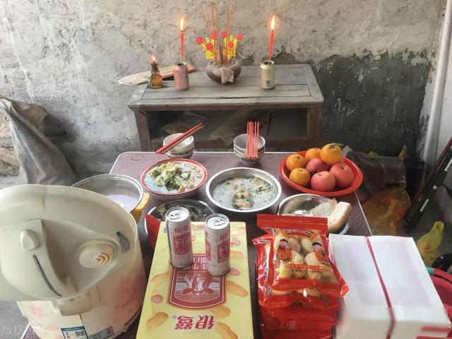 “三人不上坟，后代子孙旺”，哪三类人不能上坟？上坟有啥讲究？