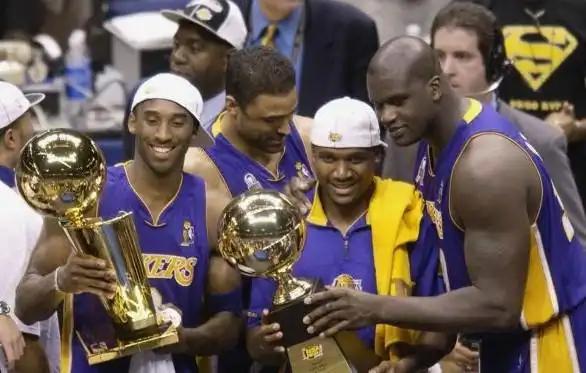 NBA总决赛经典时刻 - 2000年：奥尼尔和科比带领湖人夺冠
