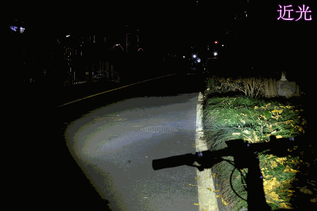 迈极炫CB1600车灯有了PRO版，磁吸吊装不怕颠簸更加稳！