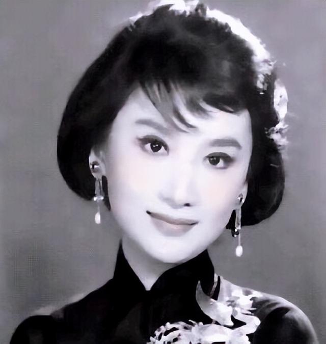 她是中国第一美妇，因为太美被克林顿接见	，为显年轻28年不近男色