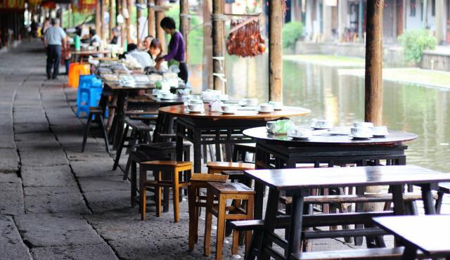 小餐饮老板要给全员交社保能扛住吗