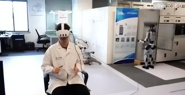 人们诟病的遥操人形机器人，是他们的生活护工作代理|CyberRobo