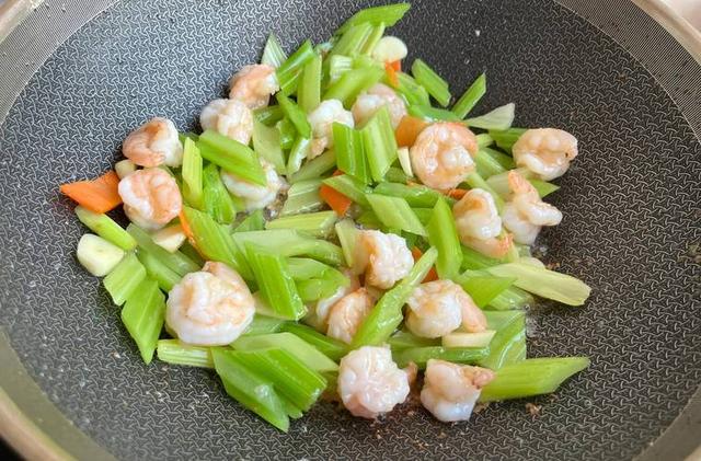 立冬吃饺子，“4馅不上桌，福气不进门”，指哪4馅？别忘告诉家人