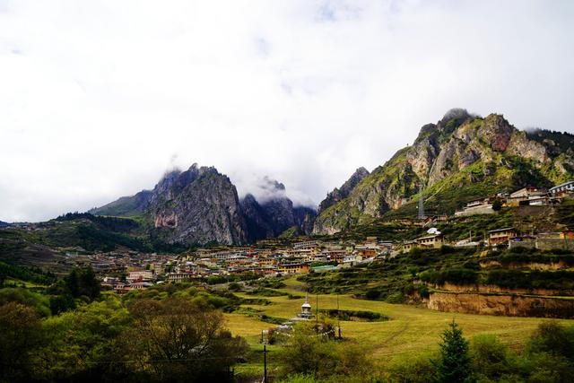 中国最美十大美景：去过3个算资深玩家，最后1个藏着现实版桃花源