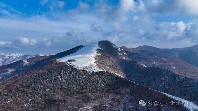 看，是金山梁！