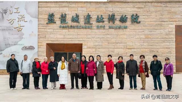 盘龙悠远银杏黄 水中学友情谊长