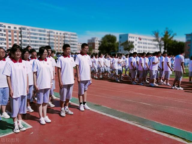 江苏穷小伙爱上尼泊尔美女，认识5天就结婚，花50万买黄金当彩礼