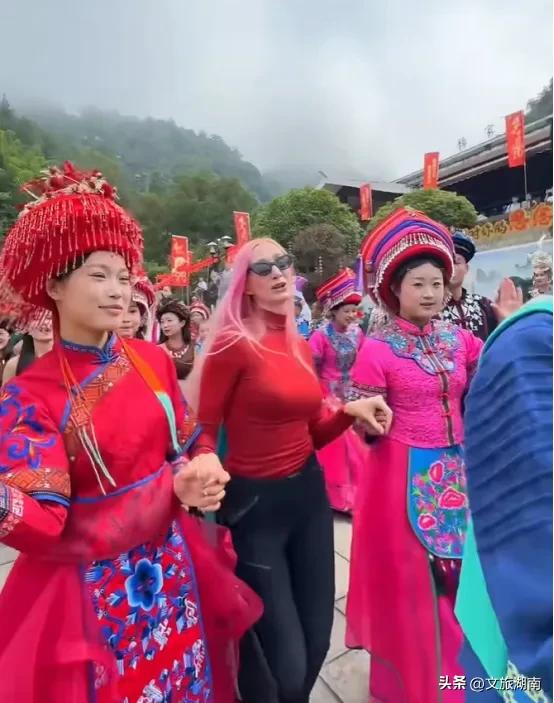 逆势增长 24.7%,全球游客为何偏爱湖南这片山水?