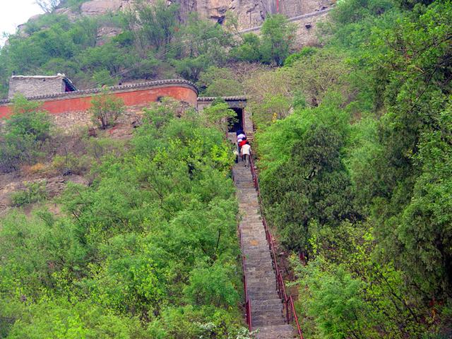河北旅游：探秘响堂山石窟纪行（图）