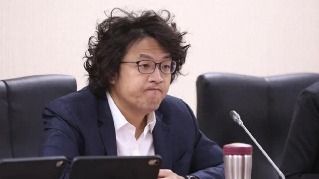 蒋万安再次亮明立场，坚持反对两岸统一，郑丽文也让大陆寒心了