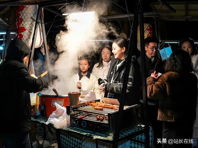 首个沉浸式剧情夜游在苏州启幕 御窑金砖博物馆邀你化身“寻砖人”