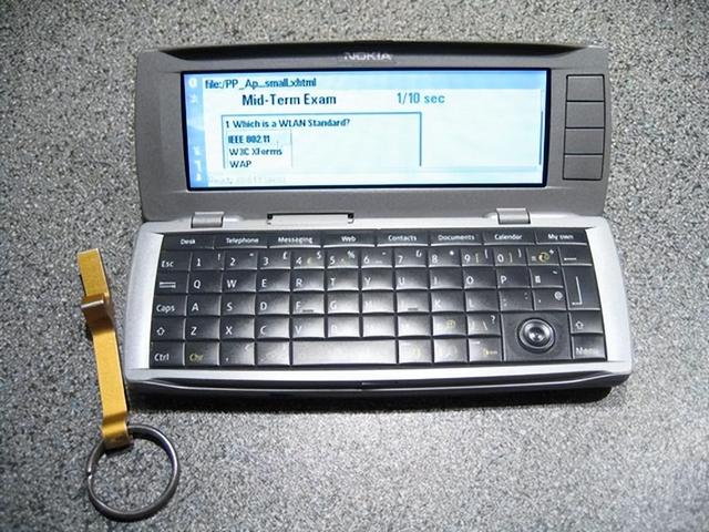 通信历史连载910-诺基亚首款支持WiFi的PDA手机Nokia 9500-2004年