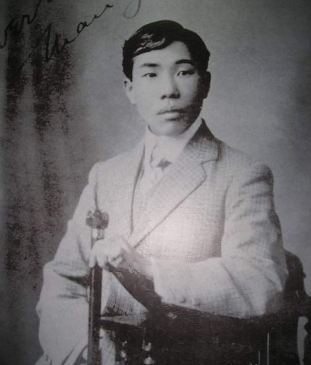 民国“花和尚”34岁暴毙，死后翻看床下，奇葩死因大白于天下