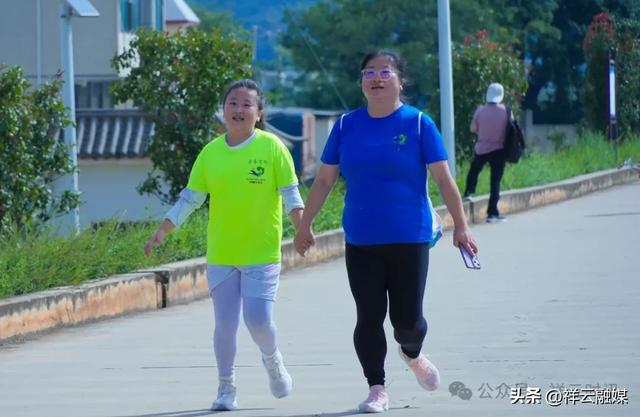 祥云:700余名徒步爱好者共赴青春之约