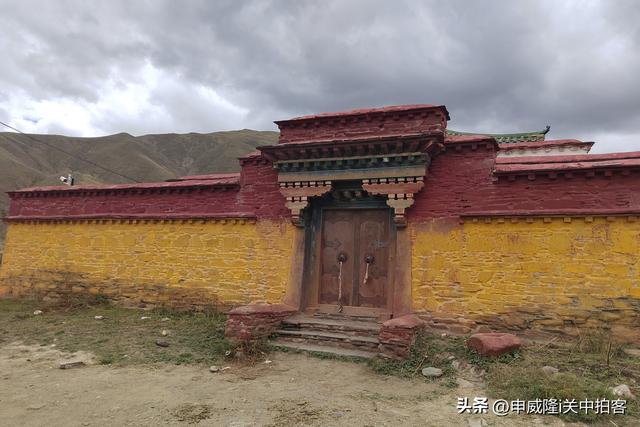 山南市：寻访藏王墓