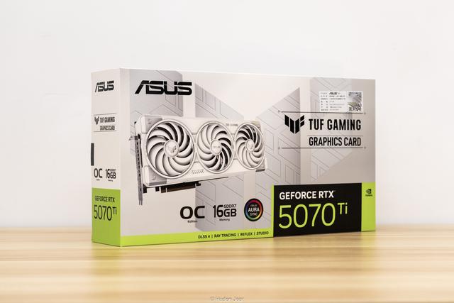 极地坚冰！华硕TUF RTX 5070Ti O16G白色游戏实测