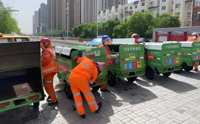 几十万环卫工人被戴上监测手环，这样的科技是进步还是倒退？