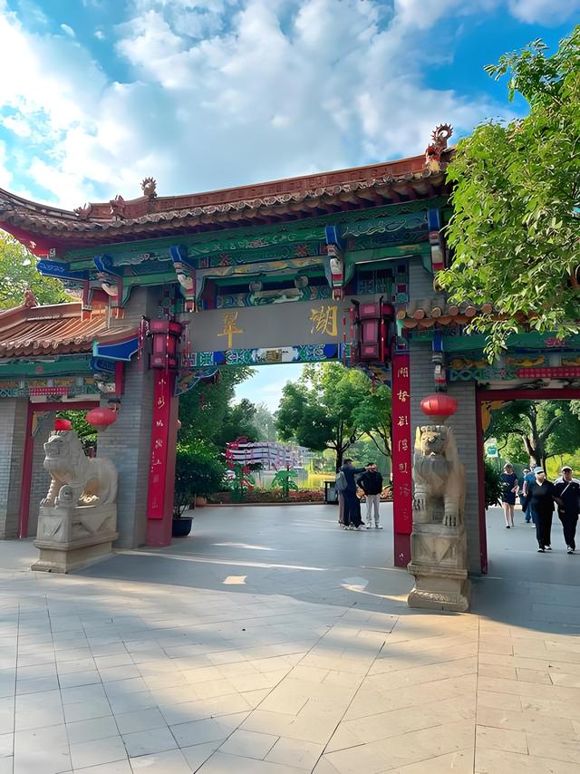 云南昆明被称为“春城”旅游，美食等你来哦