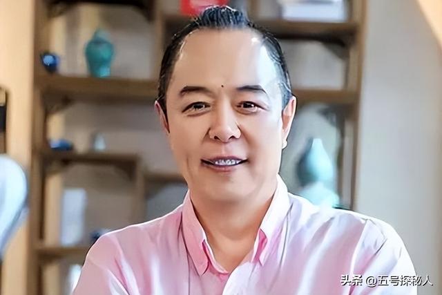 表面德高望重，背地里一肚子坏水，这四位老艺人太让人意外了