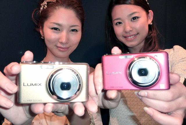 15年前的老款iPhone暴涨60倍，谁在炒作年轻人的怀旧情怀？