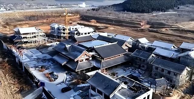 文旅项目陷“倒闭潮”，花20亿打造的古城，游客不买账亏损超10亿