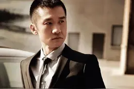 黄志忠：抛弃13年原配，转身恋上柯蓝，如今的他，证明靳东没说错图片