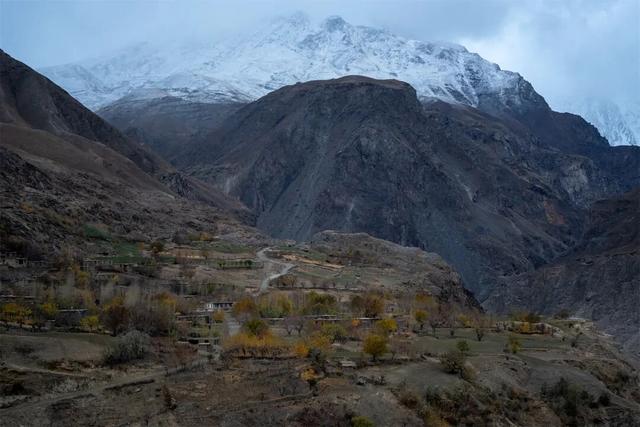 2026年自驾中亚！乌鲁木齐出发，32天连穿五个斯坦国，签证零压力