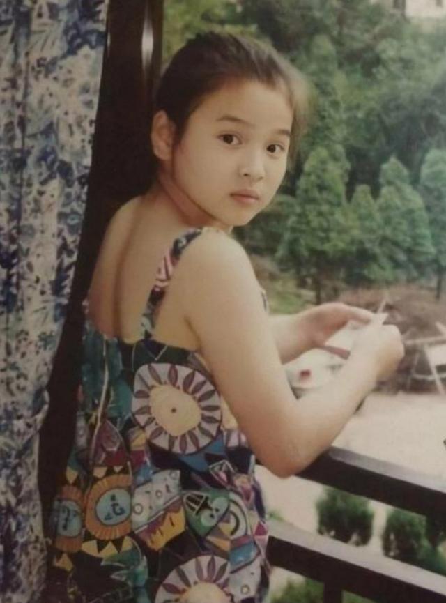 离婚5年，39岁宋仲基儿女双全，43岁宋慧乔独美