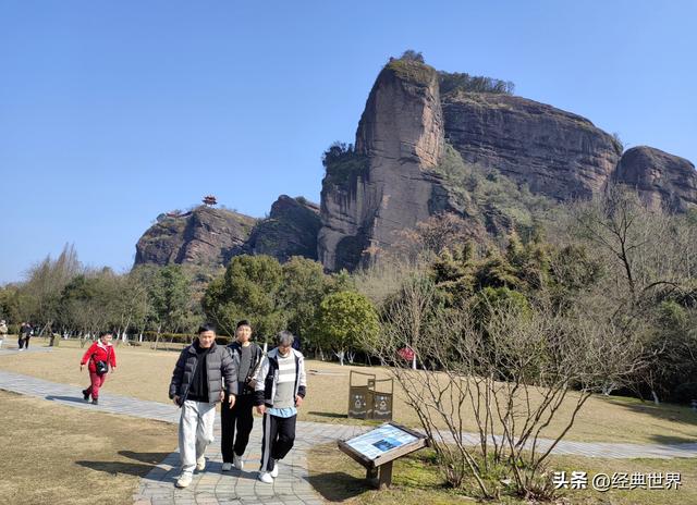 龙虎山三绝之古越族崖墓群