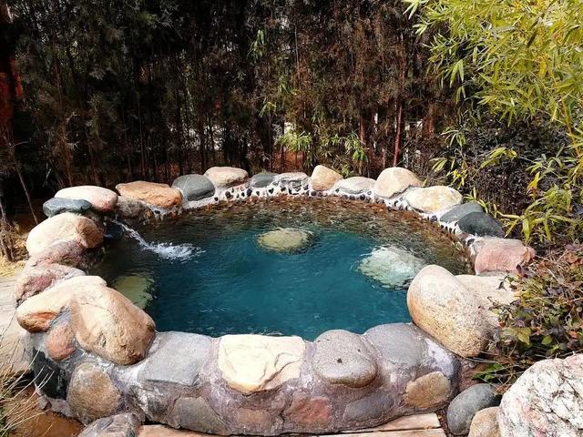 温泉界的天花板，他泡了300多个还没找到