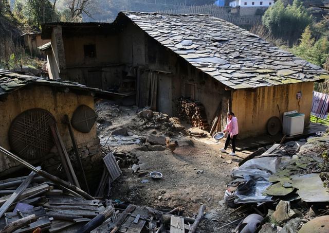 没钱还硬装？宁夏一笑成名拒绝百万签约的小女孩，现在成了这样