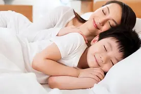 “3岁分床，5岁分房”坑了无数孩子！分床睡的最佳年龄是几岁？图片