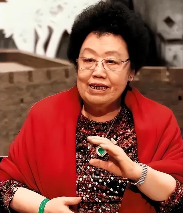 京圈四大富婆，身价过百亿，出门私人飞机，甚至坐拥北京一条街