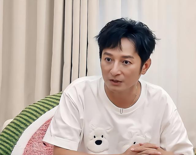 从主持人到"精神病"，49岁无妻无子的李维嘉	，给不婚人士提了个醒