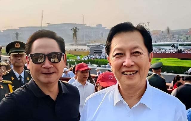 被央视怒批、摇头晃脑、德不配位，难怪阅兵从不邀请“流量”明星