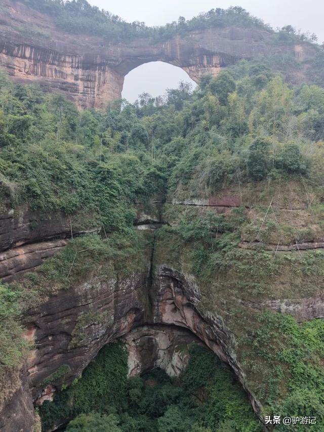 郴州的“坦”，丹霞洞穴中的独特景观，刷新你的认知！