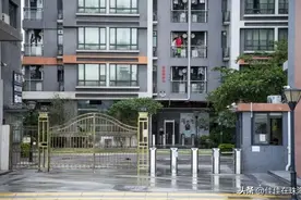 表哥给舅舅找了保安的工作，月薪3800，上班第一天就被炒鱿鱼了图片