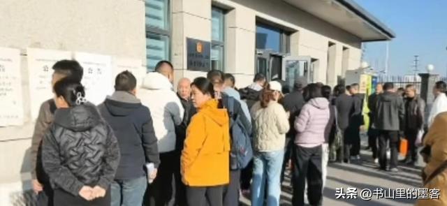 山西男子被狗咬伤后续：死者妹妹哭诉，律师发出质疑，实际不简单