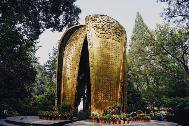 一到秋天，南京就美成了金陵